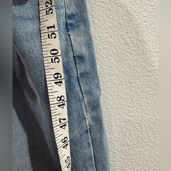 L.L. Bean Relaxed Fit Light Blue Wash Worn-In Distressed Jeans Size 44x29 - Picture 7 of 16